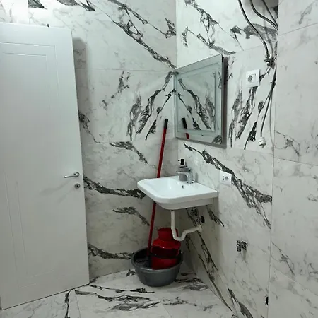 Mali I Robit Appartement Golem (Tirana)